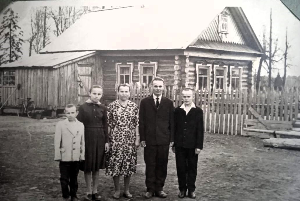 1 .   Сэхэп абый Хэнифэ апа семьясы белэн