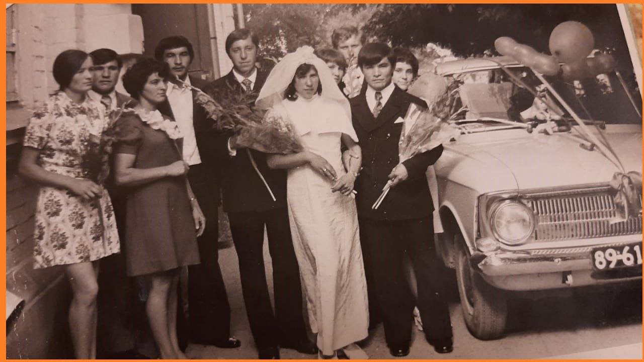 12 . (9) . Галиевлар семьясы.  Шаяхметова Голсинэ,Галиев Рафаиль,Саймэ,Раеф,Исхаков Фаргат , Галиева Лена, Рэфкат.