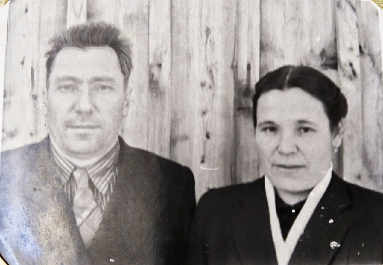 28. Шэмси абый, Сара апа.