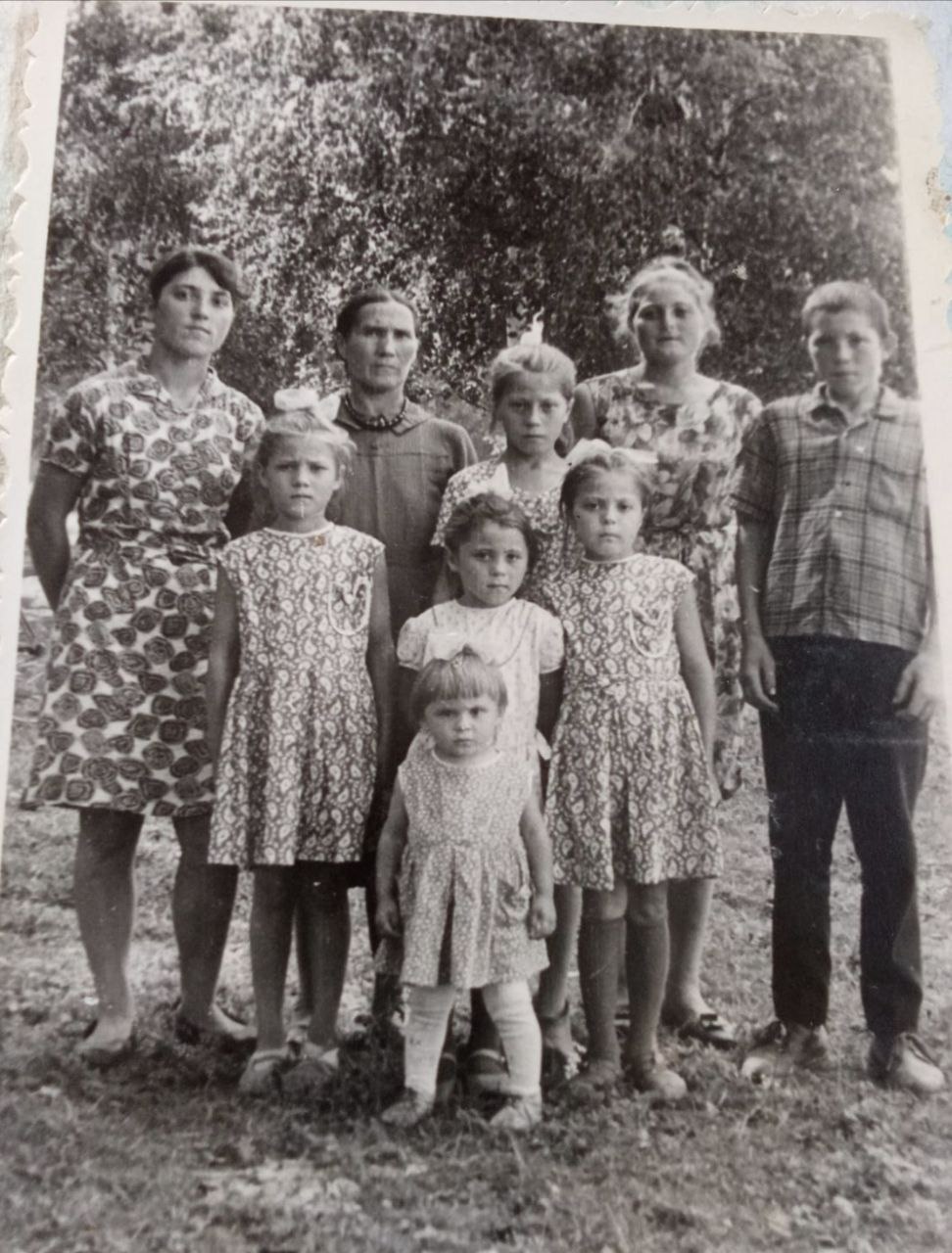 38 (9)арткы рэт  Эминэ,Мэйсуфэ ,Раушания ,Кэусэрия,Мидхэт. алгы рэттэ.Гузэлия, ,Фэридэ,Элфия, алда Люция.