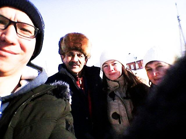 47. Рэфкат абый семьясы белэн.