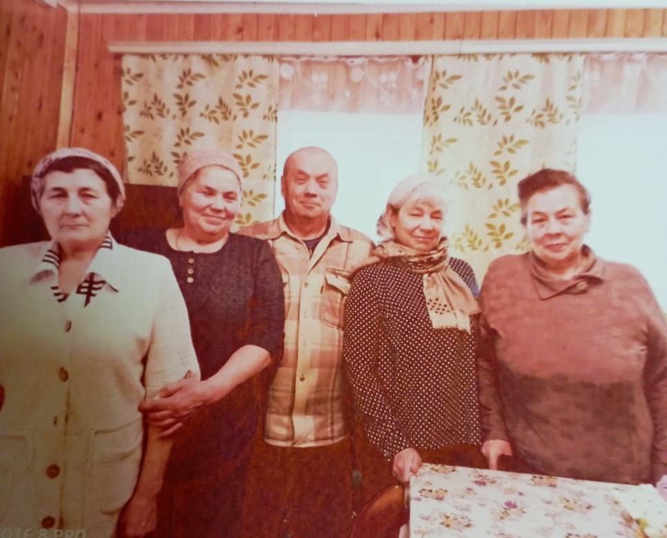 48 Герасим абый балалары Нина  Лариса Валера  Тамара Галя